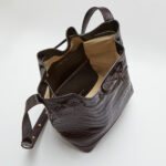 Bolsa bucket de couro marrom chocolate Telma Made in Spain Carnevale Madrid