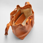 Bolsa bucket de couro Tan Telma Made in Spain Carnevale Madrid